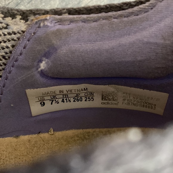 Adidas Ultra Boost - Picture 3 of 3